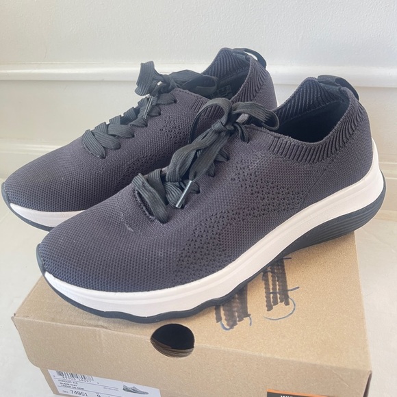 Clarks Shoes - Clarks Cloudsteppers Size 10 Sneaker Circuit Tie Black Knit Womens  NIB